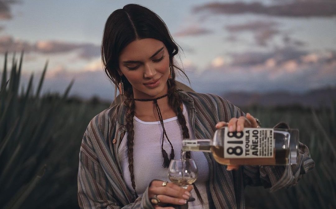 Critican a Kendall Jenner por anuncio de su tequila