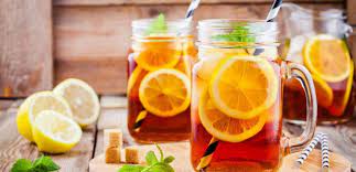 Bebidas de té frío y sabor de frutas