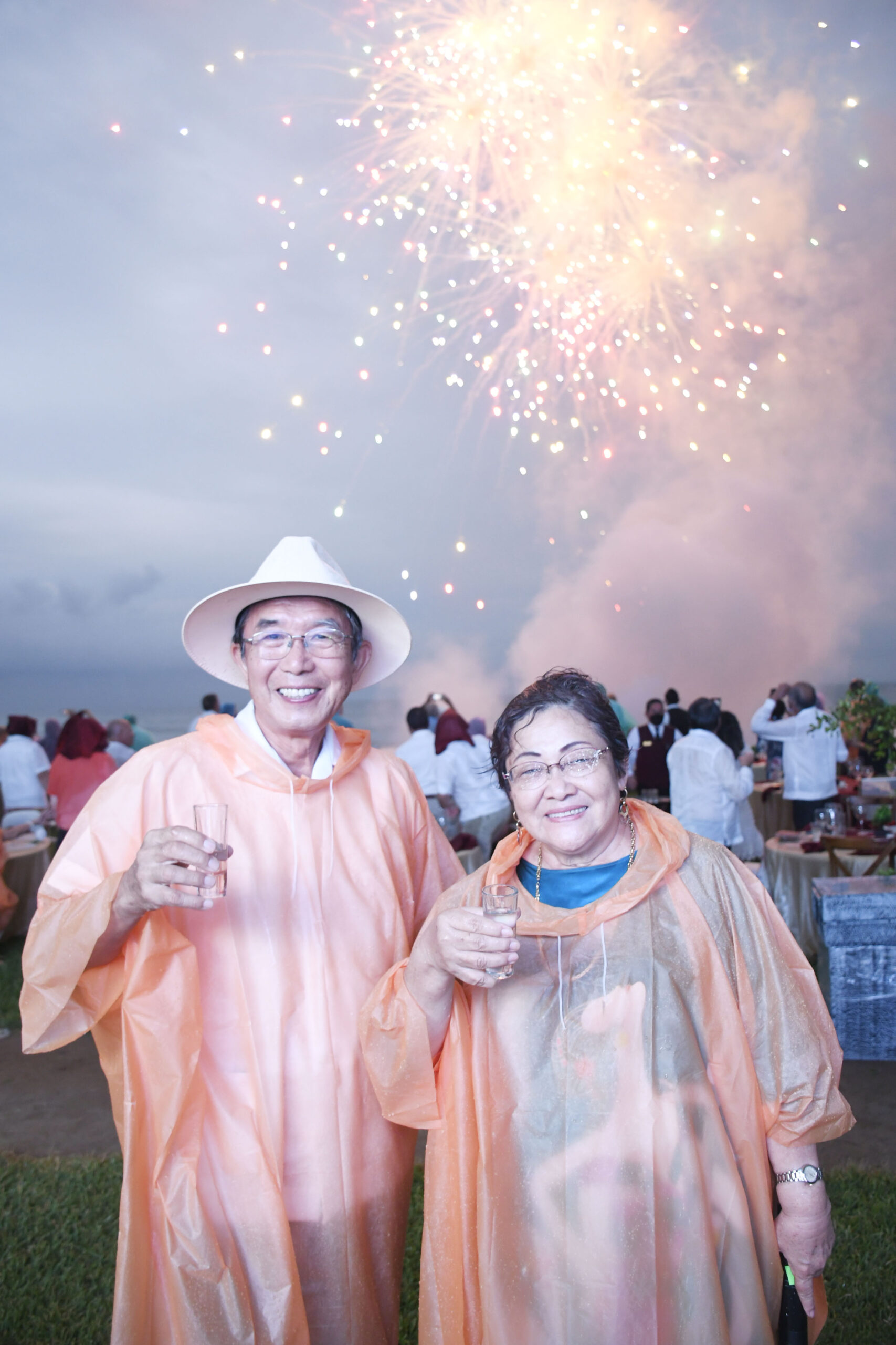 Lluvia de felicidad para Esperanza y Tsutomu