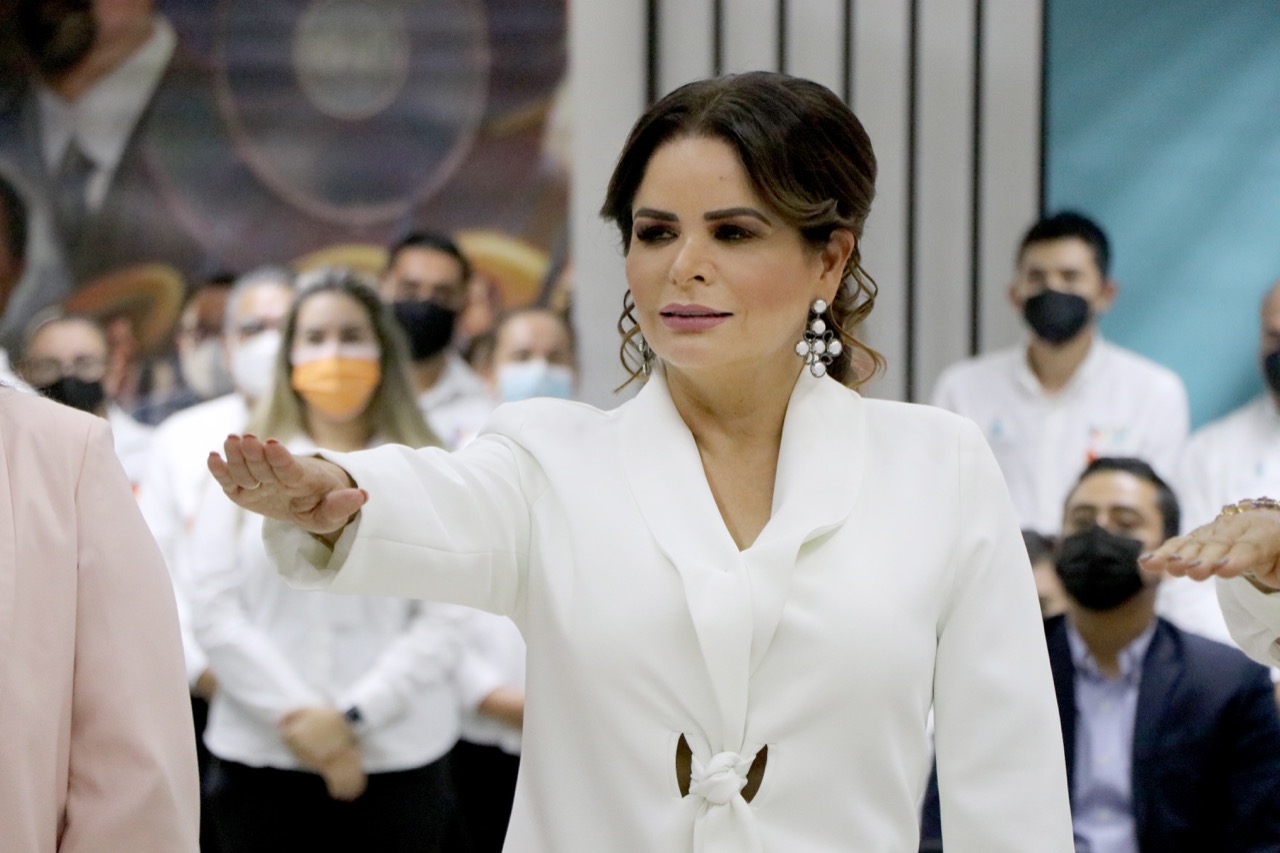 Gabriela Peña Chico toma protesta como Presidenta de DIF Mazatlán 2021-2024