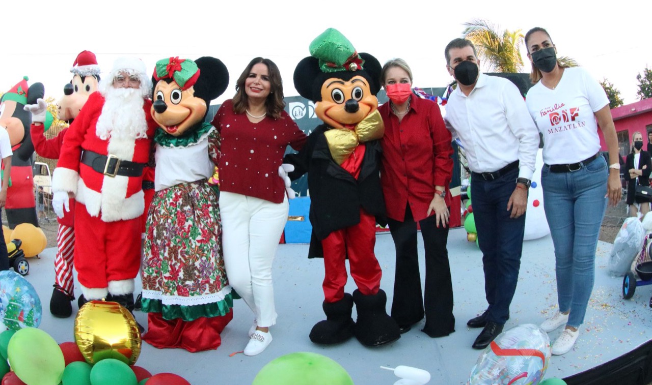 Eneyda Rocha y Gabriela Peña Chico visitan centros de asistencia e inauguran las posadas de DIF Mazatlán.