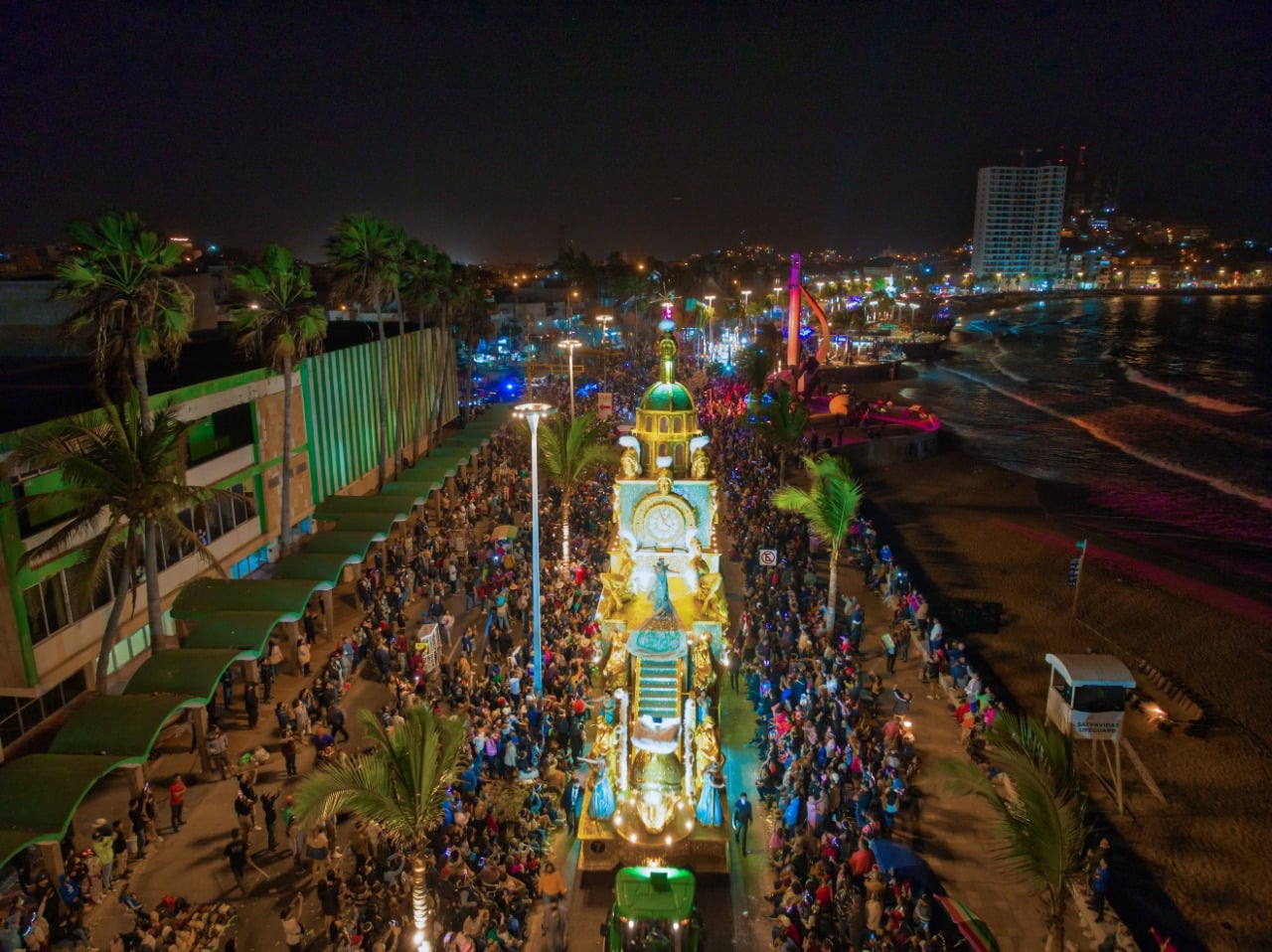 Mazatlán vive impresionante Primer Desfile del Carnaval 2022
