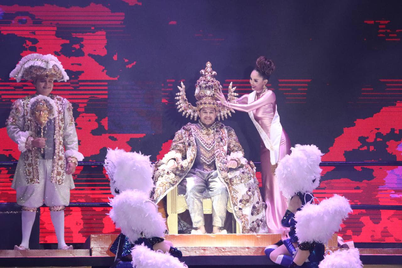 Víctor II es coronado en el inicio de “Déjà vu… 125 años de tradición